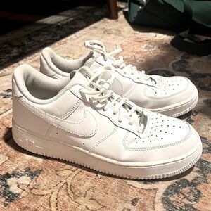 Nike Women’s Air Force 1 Sneakers
Size: 9